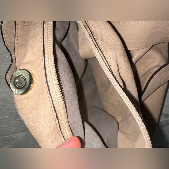 Large Beige Vince Camuto Soft Leather Hobo Bag with gold detailing - Picture 8 of 11